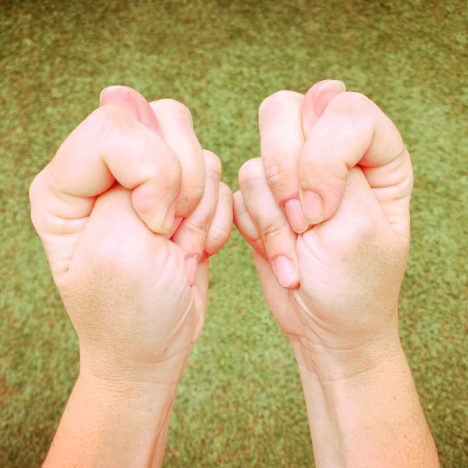 Posición manos Durga Mudra