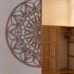Mandala granda en la pared a modo decorativo